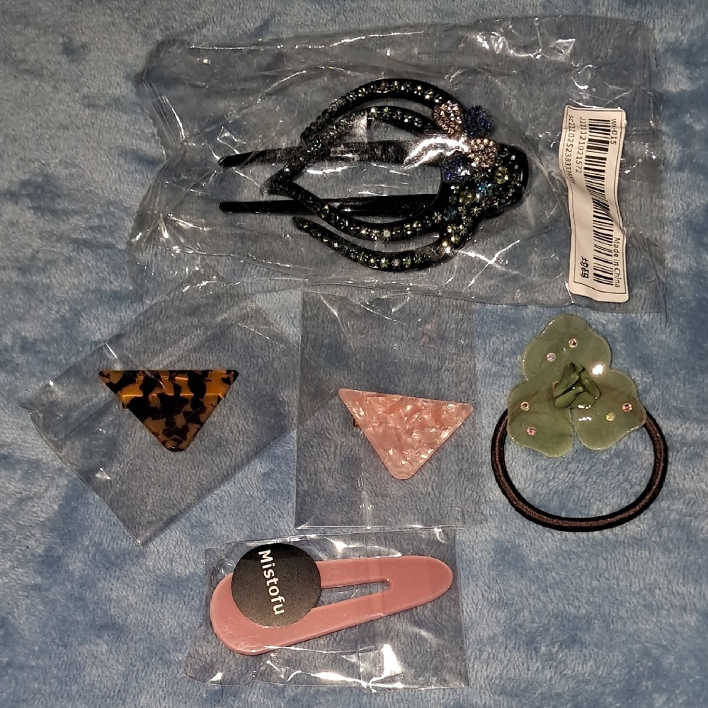 Chic Pink and Green Hair Accessories Set